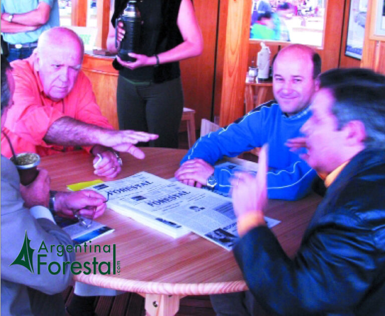 El gobernador Rovira instó a los empresarios de AMAYADAP a unirse para ganar competitividad «en lugar de reclamar baja de impuestos»