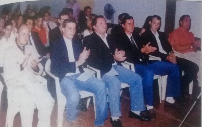 Graduación 2004 | Egresaron 58 nuevos profesionales de la Facultad de Ciencias Forestales de la UNaM
