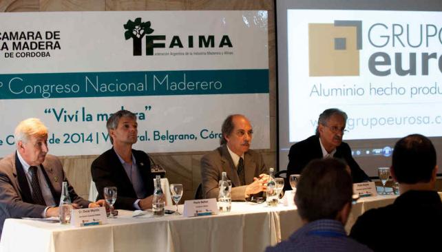 Preocupados. El sector maderero atraviesa una delicada situación económica (La Voz). Preocupados. El sector maderero atraviesa una delicada situación económica (La Voz).