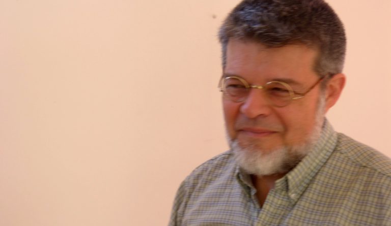 La Universidad Maimónides distinguirá al museólogo y naturalista Claudio Bertonatti con el grado académico Doctor Honoris Causa