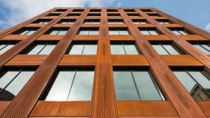 MADERA. La estructura se levantó en dos meses y medio (Fotos Ema Peter).