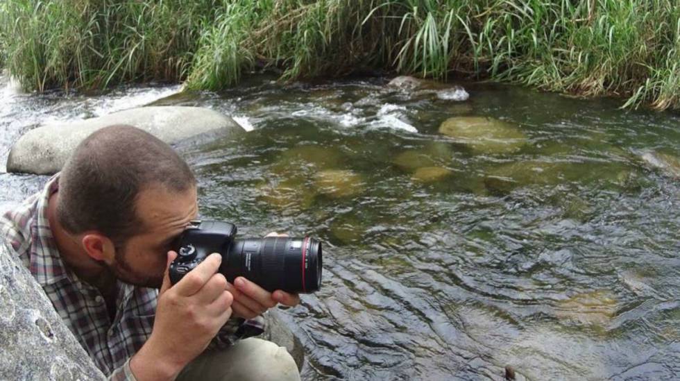 El biólogo colombiano Diego Gómez, acusado por compartir un tesis de grado en internet. El biólogo colombiano Diego Gómez, acusado por compartir un tesis de grado en internet.