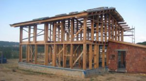 La provincia confía en tener la madera necesaria para hacer viviendas sociales