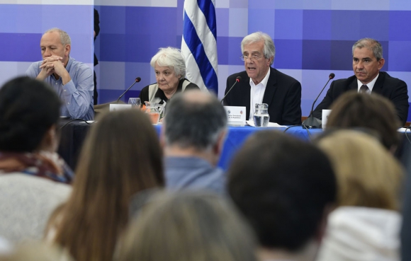 El presidente Vázquez encabezó ayer una nueva sesión abierta del Consejo de Ministros. Foto: D. Borrelli El presidente Vázquez encabezó ayer una nueva sesión abierta del Consejo de Ministros. Foto: D. Borrelli
