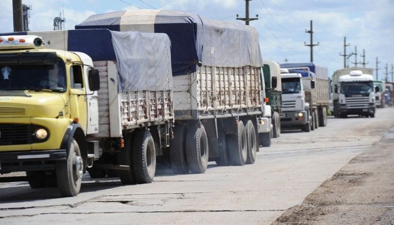 Conflicto del sindicato de transporte de cargas en Santa Fe pone en riesgo más de 34 mil empleos, advierten desde las cámaras del sector