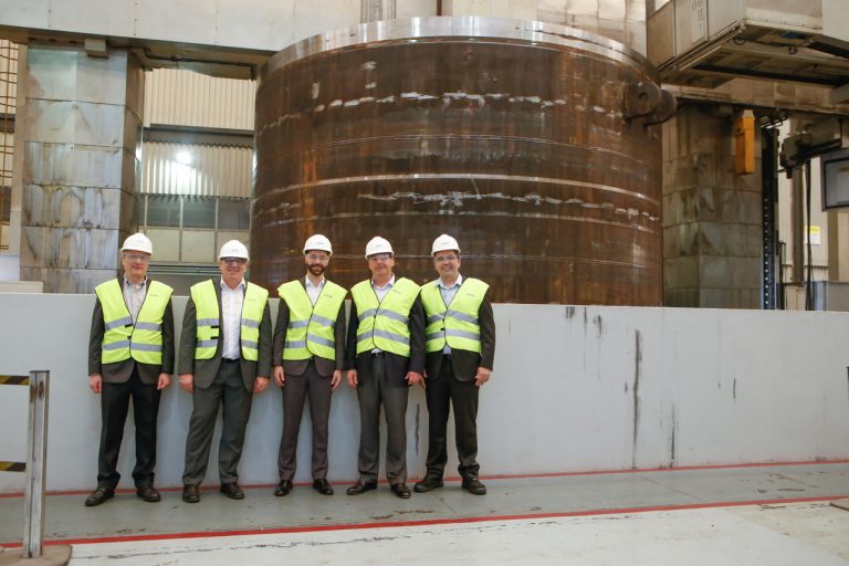 Voith avanza en la fabricación del mayor cilindro monolúcido del mundo en su planta de São Paulo, innovación para la alemana Koehler