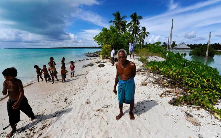 Kiribati, el país en el corazón del Pacífico sur que desaparecerá por los efectos extremos del calentamiento global