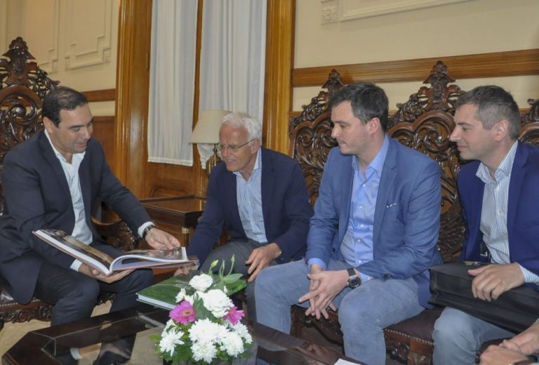 Grupo europeo invertirá u$s250 millones en una fábrica de procesamiento de madera en Virasoro: “Generará 800 empleos directos para la zona”, anunciaron