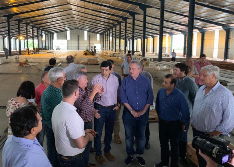 Misiones: La mayor fábrica de viviendas de madera del país avanza en su moderna construcción en el Parque Industrial Posadas