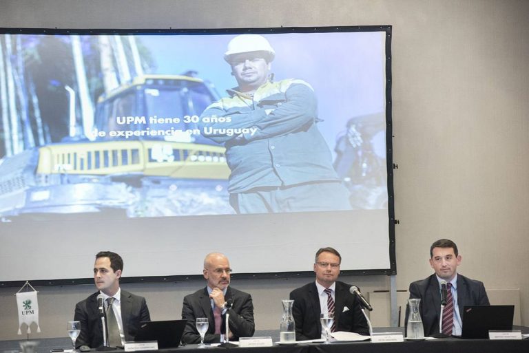 Después de varios años de negociaciones con Tabaré, la finlandesa UPM confirmó que invertirá más de 3.000 millones en una nueva planta de celulosa en Uruguay