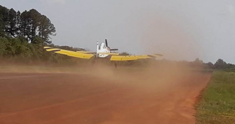 Por primera vez en la temporada, un avión hidrante del Plan Nacional de Manejo de Fuego debió activarse en Misiones para las tareas de combate de incendios