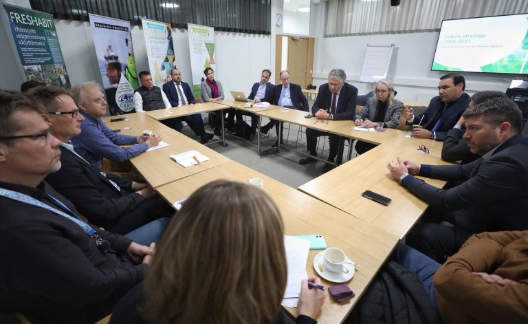 Valdés viajó en misión comercial a Finlandia y Letonia en busca de nuevos inversores para Corrientes