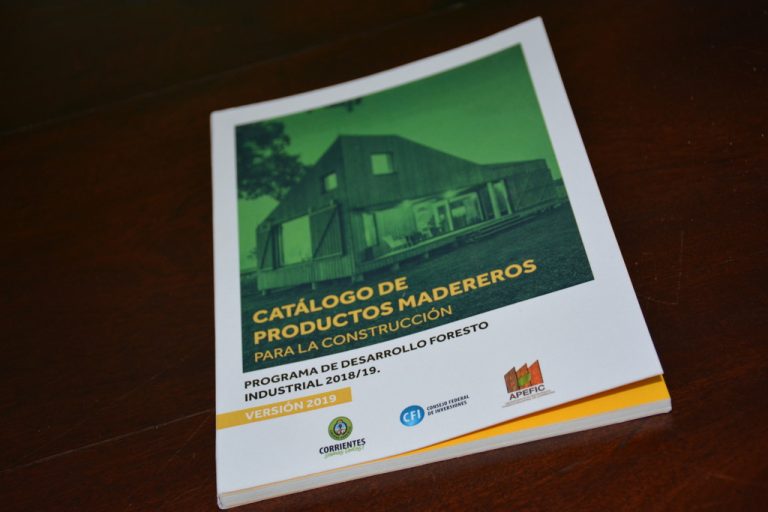 Corrientes: Gobierno y la APEFIC presentaron el primer catálogo de productos madereros para la construcción