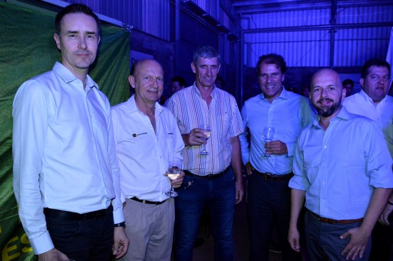 John Deere fortalece con la uruguaya Interagrovial su presencia en la Argentina con nueva concesionaria desde Misiones