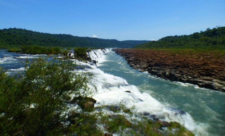 Misiones: fantástica vista de los Saltos del Moconá, maravilla natural argentina en el corazón de la Reserva Yaboty