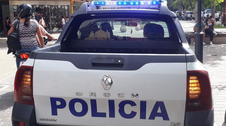 Santiago del Estero: una ingeniera forestal jubilada regresó de un viaje a México, no quiso acatar la orden de cuarentena y quedó detenida bajo arresto domiciliario  