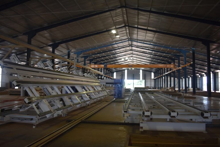 Misiones: desde mayo suspenderán las actividades de la fábrica de viviendas de madera más moderna de Latinoamérica