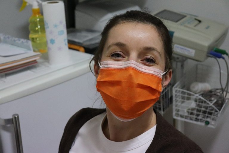 Expertos chilenos explican cuáles son los aportes esenciales de la actividad forestal a la lucha contra el COVID-19: desde mascarillas hasta insumos médicos