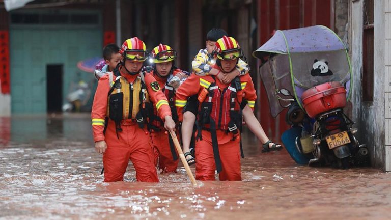 Inundaciones y terremotos devastan provincias chinas y Jiangxi se prepara para «tiempos de guerra» contra un nuevo enemigo: los efectos climáticos