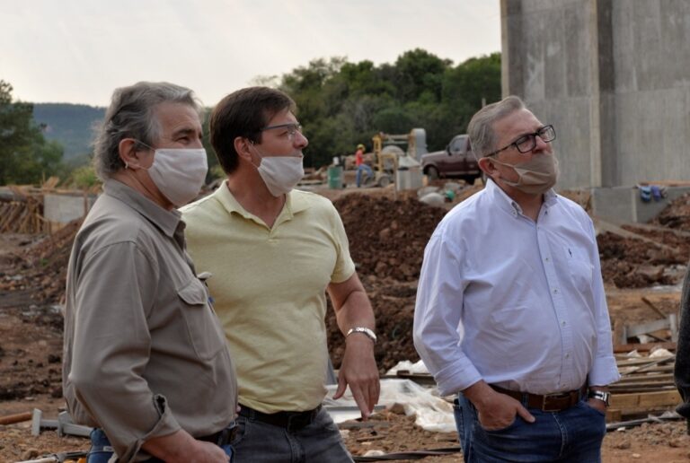 Empresarios y productores se reunieron en Cerro Azul y Montecarlo para analizar el escenario del mercado por el debate de fijación de precios mínimos de chip y raleo en Misiones
