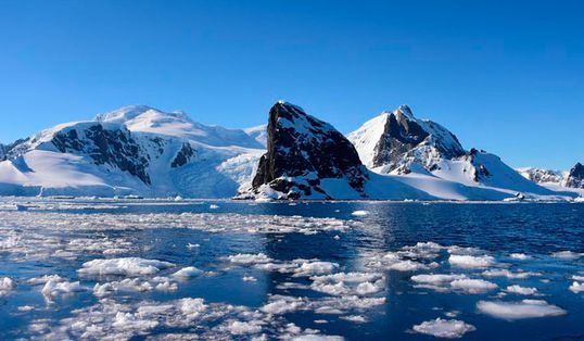 Investigaciones advierten que por el deshielo al norte de Canadá, el vertido de agua dulce en el Ártico amenaza el clima global