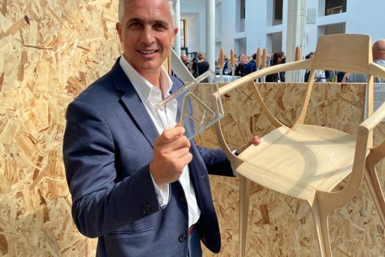 Una silla de madera diseñada en la Argentina captó la mirada del mundo