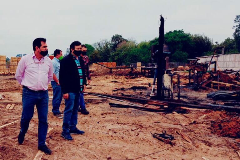 Corrientes: el gobierno provincial elaboró una guía para prevenir y actuar ante riesgos de incendios en parques industriales y fábricas foresto-industriales