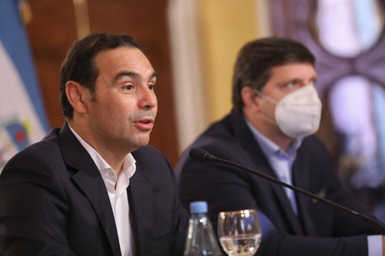 Corrientes: siete empresas madereras firmaron convenio con el gobernador Valdés y se instalarán en el parque industrial de Ituzaingó