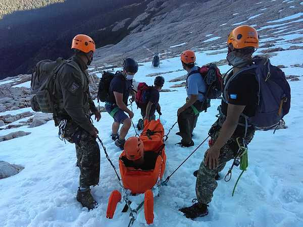 Brigadas de Lanín y Nahuel Huapi participaron del rescate de turistas accidentados en la Patagonia Andina