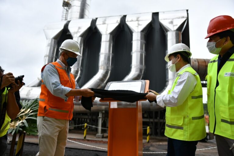 Arauco Argentina inauguró en Misiones un moderno sistema de filtros de alta eficiencia que evitará la emisión de partículas al aire en su planta de MDF