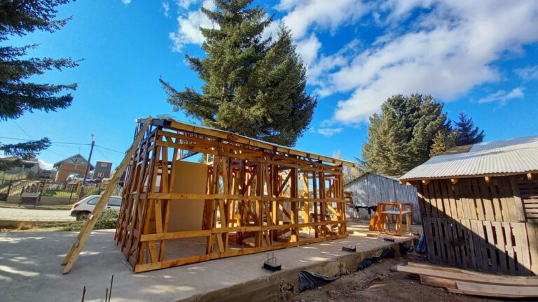Lago Puelo: desarrollaron una tecnología constructiva en madera para la producción de módulos habitacionales