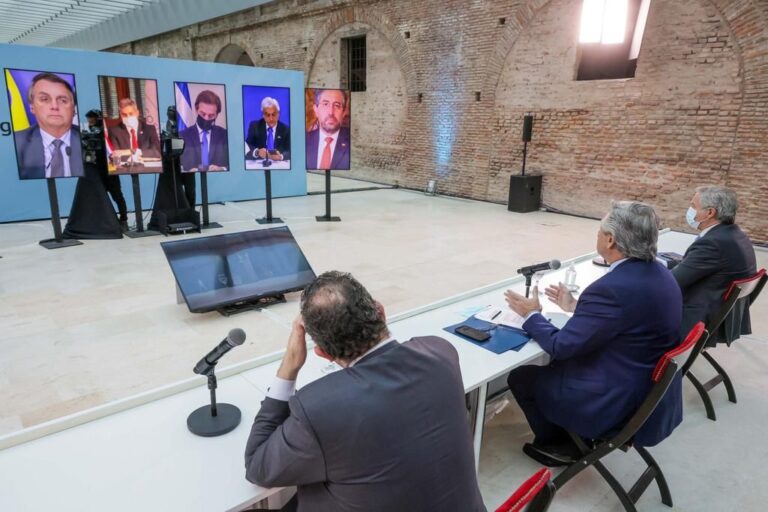 Aprueban normas con el objetivo de fortalecer al Mercosur comercial, aunque las tensiones se mantienen
