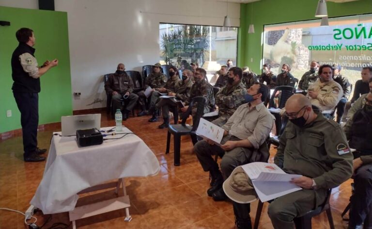 Misiones: dictaron el primer curso de formación para guardaparques sobre combate de incendios forestales