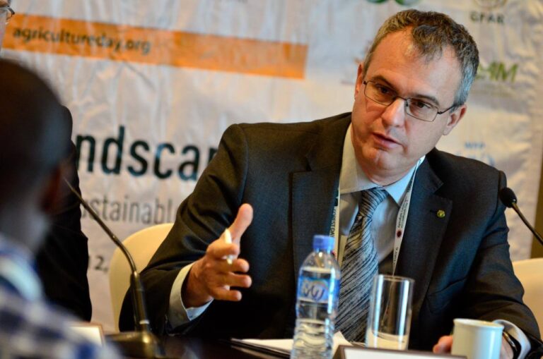 Vea la conferencia del español Eduardo Rojas Briales sobre restauración forestal en Sudamérica