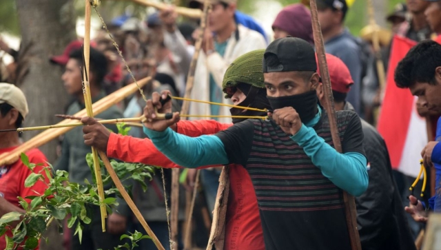 Paraguay: El Congreso Nacional aprobó la ley que endurece las penas contra invasión de tierras privadas y hay violentas manifestaciones en Asunción