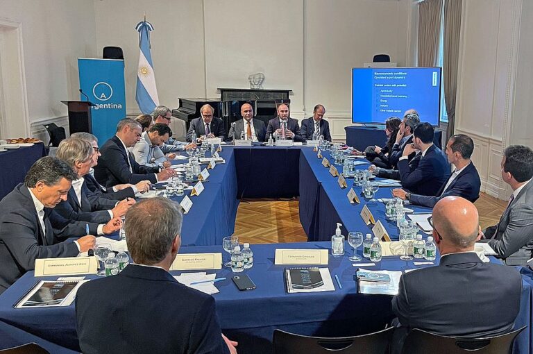 Gira por Estados Unidos: Manzur y Guzmán ratificaron ante inversores que «la Argentina honrará sus deudas»