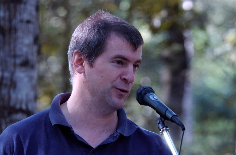 Vea la videoconferencia de la FCF con el Dr. Hermann Hampel sobre silvicultura de plantaciones puras y mixtas para maderas valiosas en el NEA