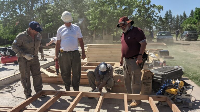 Capacitación en construcción de viviendas sustentables de madera incluye la obra de la nueva Oficina del INTA Delta del Paraná