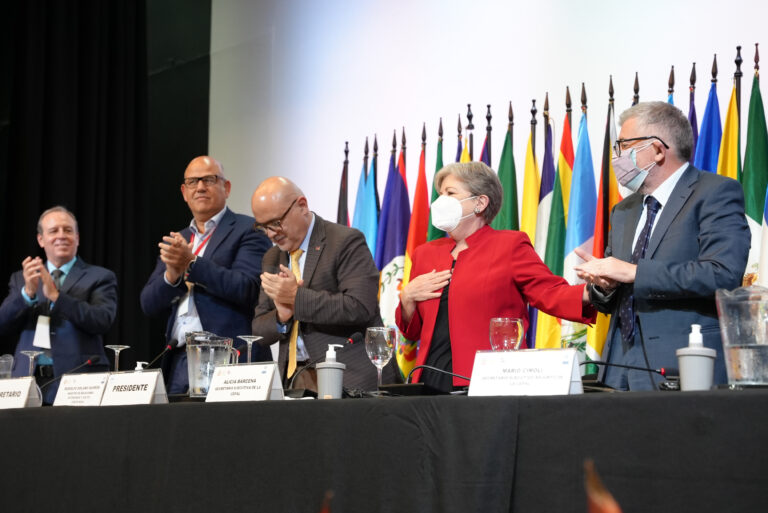 Erradicación de la pobreza en todas sus formas es el mayor desafío actual y constituye un requisito indispensable para el desarrollo sostenible en América Latina