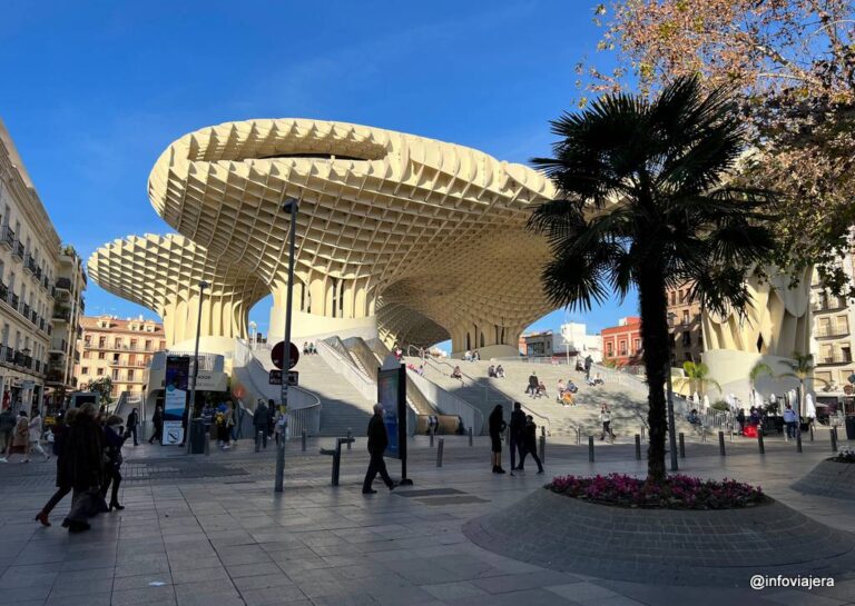 España luce la estructura de madera más grande del mundo en las Setas de Sevilla