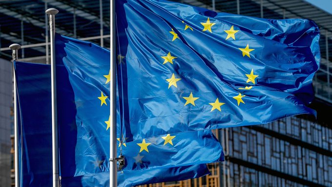 Los legisladores de la UE eliminaron el último obstáculo para etiquetar el gas y la energía nuclear como «inversiones verdes»