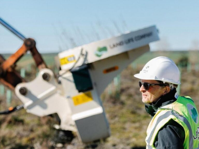España | La chispa de una excavadora que realizaba trabajos en Land Life generó el incendio que arrasó con 14 mil hectáreas en Zaragoza