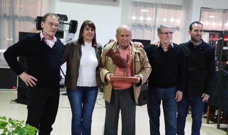 Misiones | El COIFORM entregó el «Premio Araucaria 2022» a Eduardo Stirnermann por su trayectoria y constante aporte al crecimiento institucional