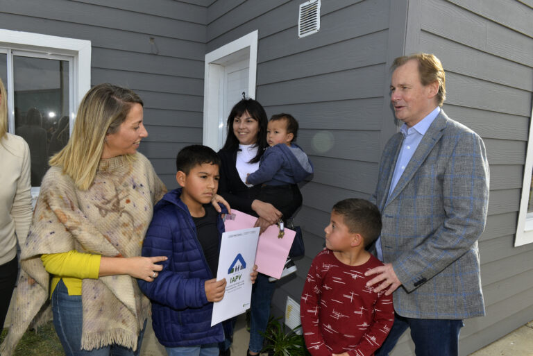 Entre Ríos | Se entregaron las primeras casas de madera de la provincia