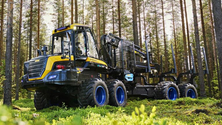 Nueva tecnología Ponsse, junto a Epec Automation, fue lanzada al mercado: una máquina forestal eléctrica