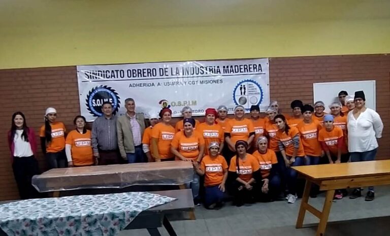 Misiones | Mujeres de la familia de la industria maderera avanzan en la formación de oficios en Montecarlo y Eldorado