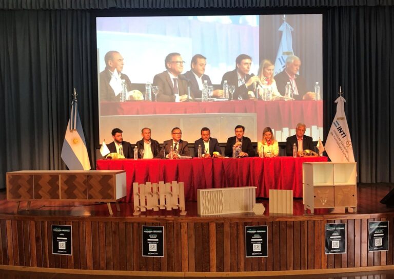 Creando valor en la foresto-industria del NEA | INTI y el Primer Congreso del Mueble Misionero marcaron una agenda de articulación público-privada con proyectos de innovación para PyMEs de la región