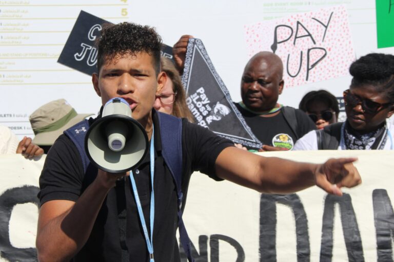 COP27 | Jóvenes activistas exigen reparaciones por los daños del Cambio Climático