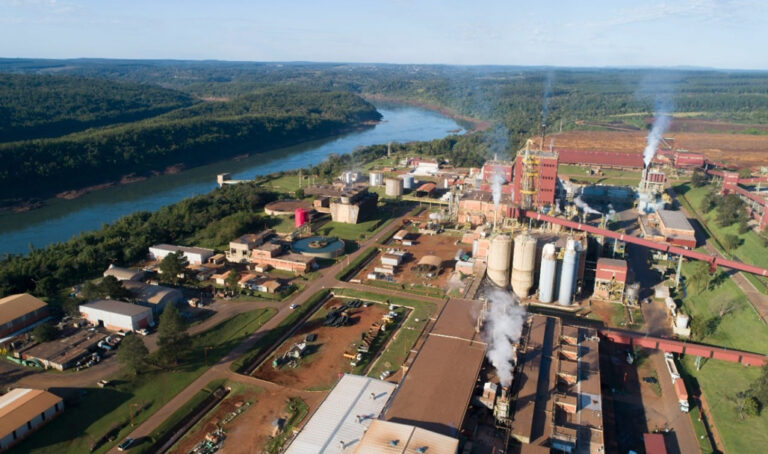La Planta Celulosa de Arauco cumplió 40 años en 2022 y continua la ejecución de una inversión millonaria al 2026