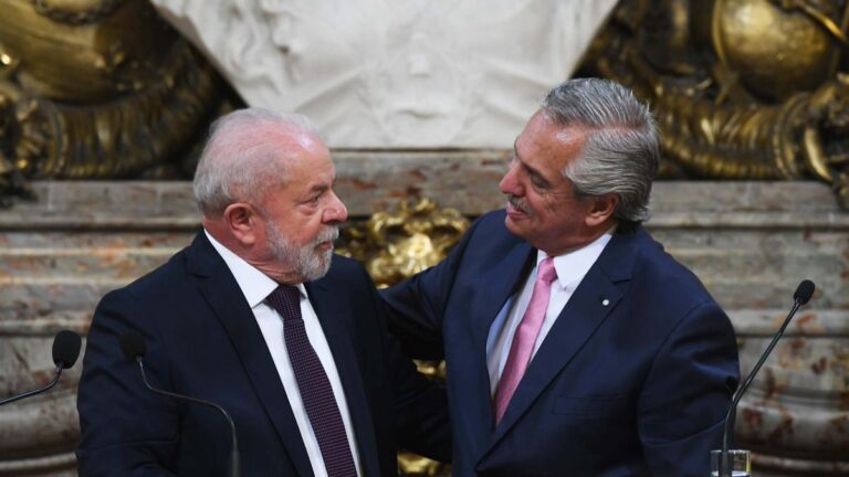 Argentina y Brasil firman acuerdos energéticos e intercambio comercial basado en la creación de una moneda local